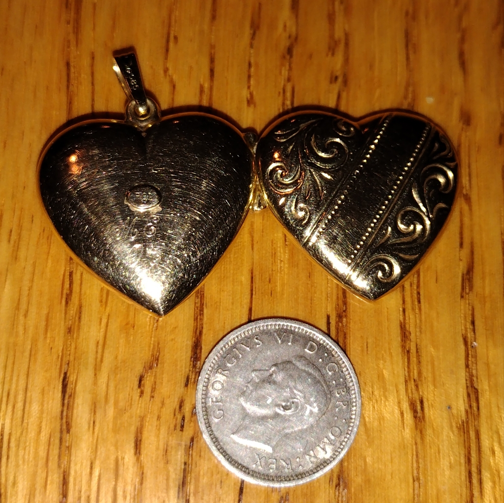 Solid 14k Yellow Gold Designer Locket